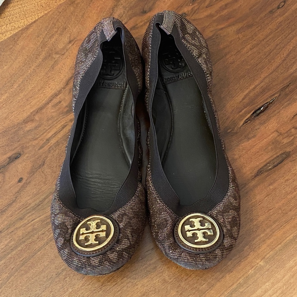 Tory Burch Caroline Ballet Flats with a snakeskin pattern.  Size 6.5